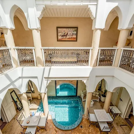 Riad Awinati Location Privatisee ,Piscine Chauffee , Beau Rooftop